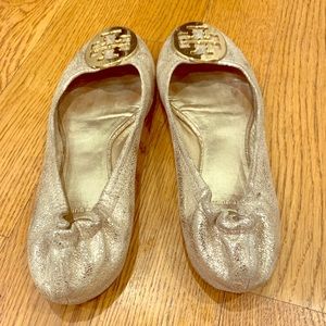 Tory Burch Reva Gold Metallic Ballet Flat, Size 9